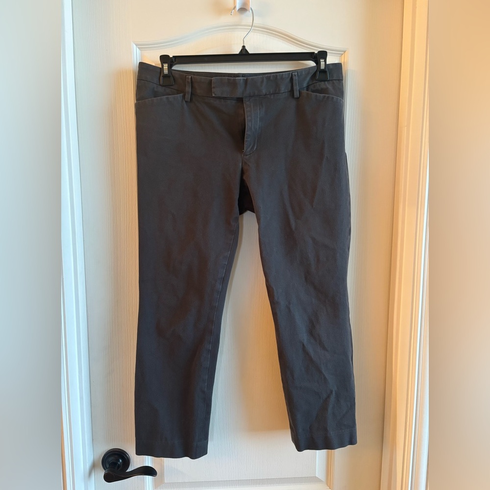 GAP Vintage Women’s Charcoal Low Rise Capri Pants